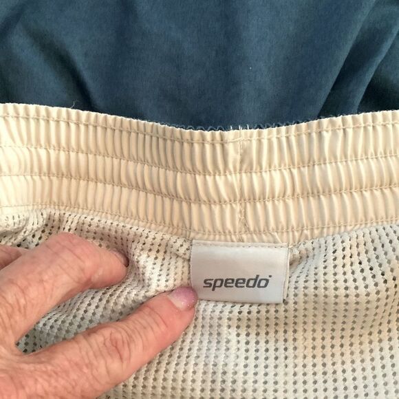 Speedo Swim Trunks. Blue Hawaiian Print Size 36 - Picture 5 of 6